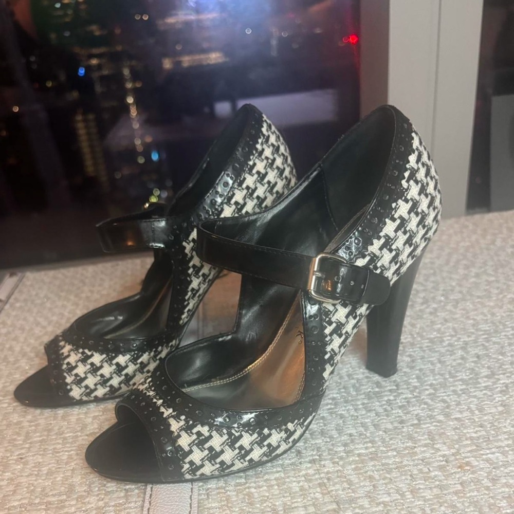 White House black market tweed peep toe Mary Jane heels size 7.5